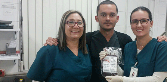 Equipe que realizou o transporte e a transfusão do sangue na Colômbia