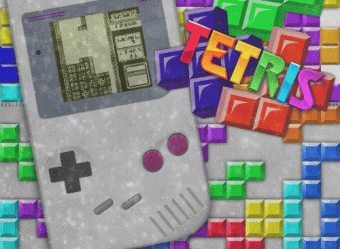 Para vencer, você deve evitar que os tetriminos alcancem o topo da tela para continuar jogando.