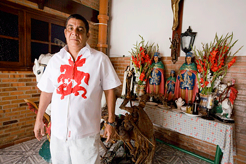 Jorge é figura frequente na música brasileira. Pra São Jorge, de Zeca Pagodinho, é um dos sucessos com o santo. Zeca é devoto declarado do guerreiro. 