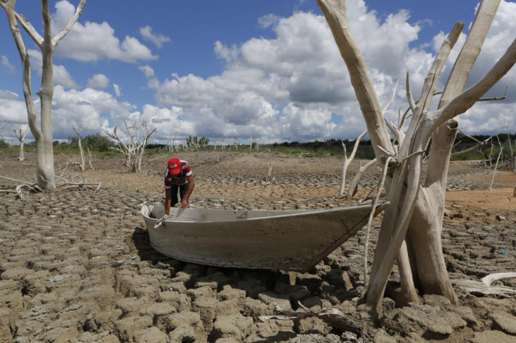 Situa&ccedil;&atilde;o do munic&iacute;pio ocorre devido as irregularidades das chuvas, aumento da temperatura, que compromete o armazenamento de &aacute;gua causando s&eacute;rio problemas para o abastecimento local
