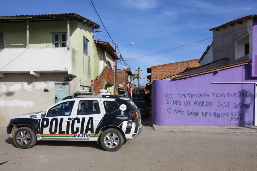 REGISTRO de pichação no bairro Barroso: faccionados ameaçam moradores de morte e determinam abandono das casas (Foto: MATEUS DANTAS / 20.9.2018)