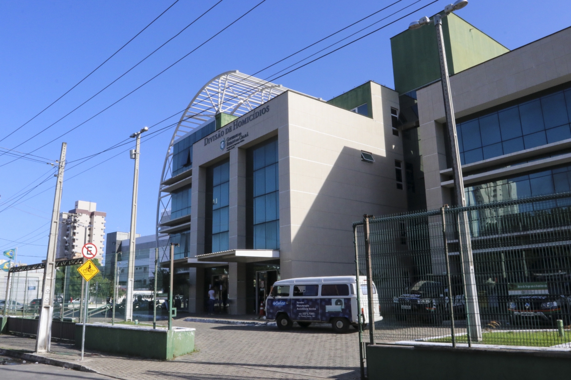 Foto de apoio ilustrativo. Fachada do pr&eacute;dio da divis&atilde;o de homic&iacute;dios, respons&aacute;vel pela investiga&ccedil;&atilde;o