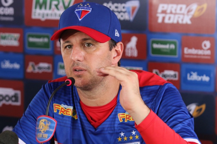 Para Ceni, decis&atilde;o errada tomada pelo defensor do Fortaleza tirou a vit&oacute;ria do Le&atilde;o sobre o Moto Club   (Foto: Fabio Lima/O POVO)(foto: FABIO LIMA)