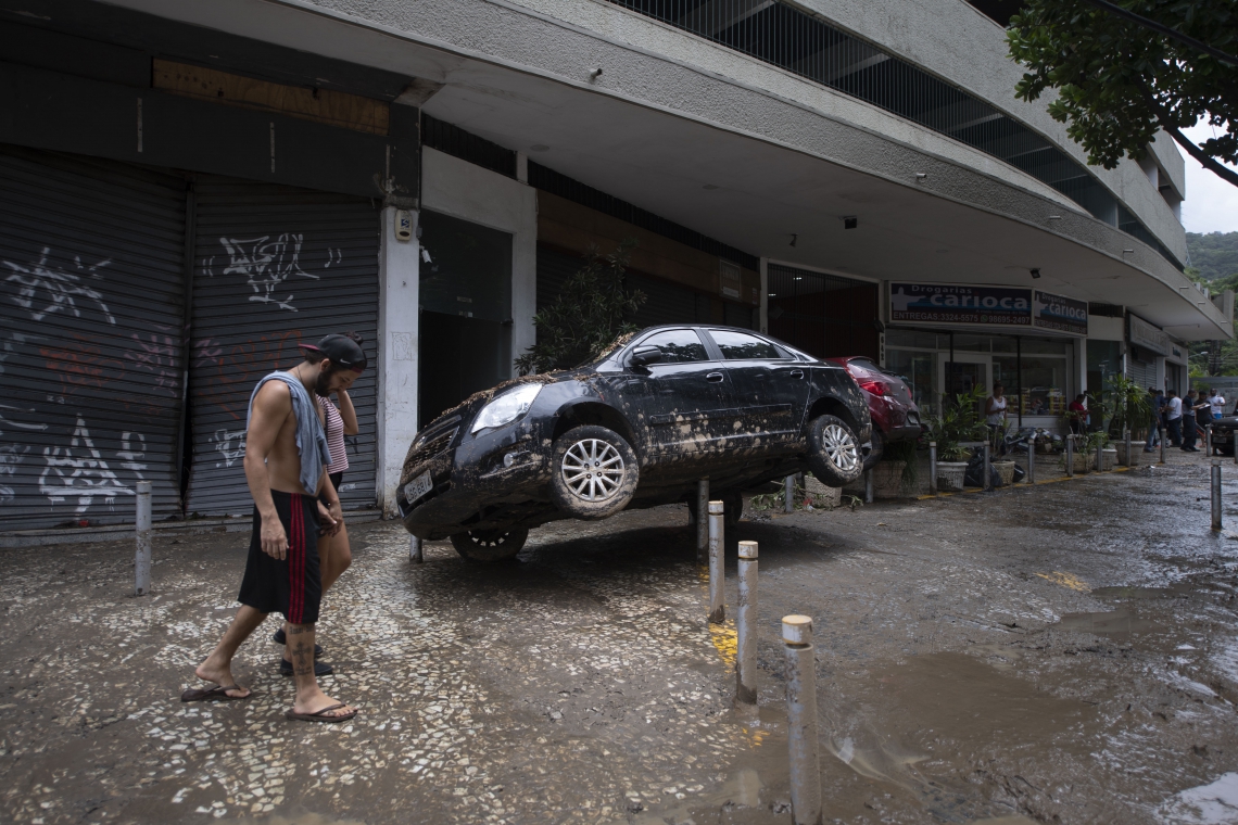 ￼RIO DE JANEIRO amanheceu com cenário de caos (Foto: MAURO PIMENTEL / AFP)