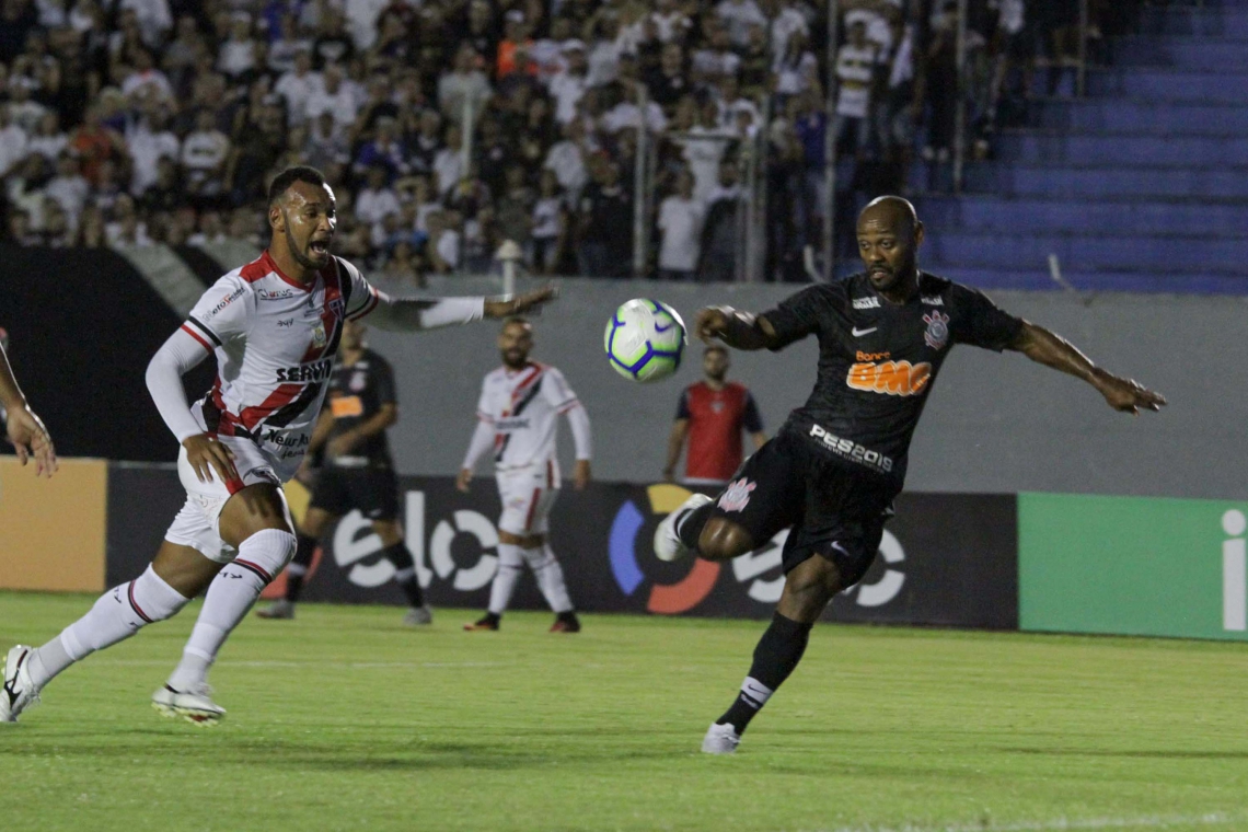 jogador Vagner Love do Corintnians durante a partida entre FerroviÃƒÂ¡rio CE e Corinthians SP, vÃƒÂ¡lida pela Copa do Brasil 2019, no EstÃƒÂ¡dio do CafÃƒÂ© em Londrina (PR), nesta quinta-feira (07).