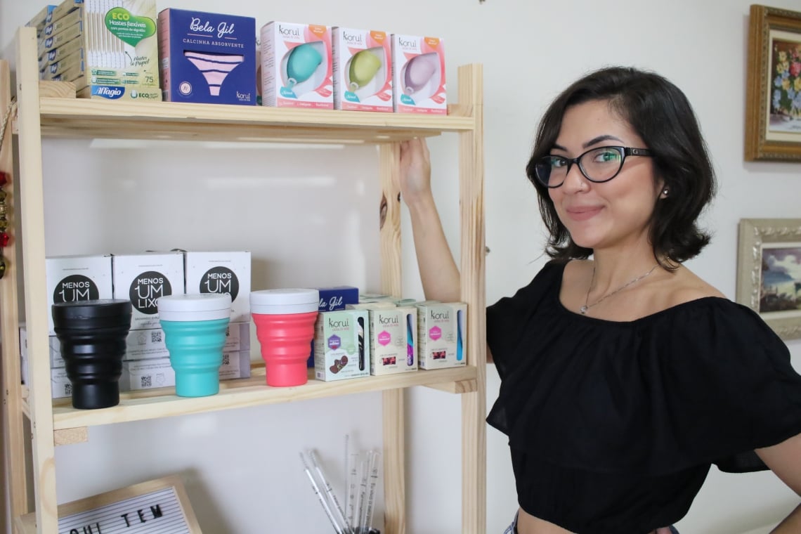 Ana Virginia Gonçalves é empreendedora do e-commerce de produtos ecológicos Benice: vende do glitter ao multiuso
 (Foto: FABIO LIMA)