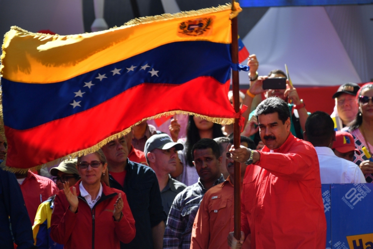 ￼ Nicolás Maduro está no poder porque tem militares ao seu lado(foto: Yuri CORTEZ / AFP)