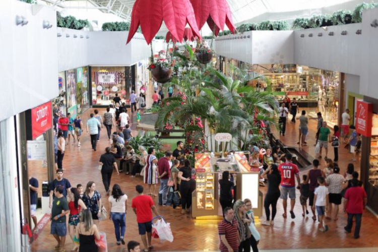 No período carnavalesco, os estabelecimentos terão regime de funcionamento especial (Foto: Mauri Melo/ O POVO)
