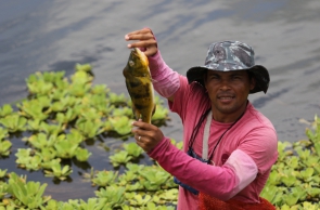 OCARA, CE, BRASIL, 28.02.2019: Jackson Cesário, pescador. Açude Batente sangra em Ocara.  (Fotos: Fábio Lima/O POVO)