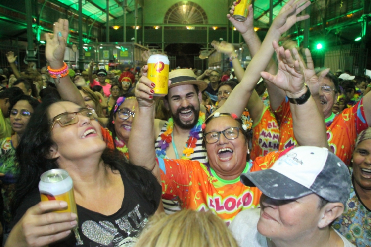 FORTALEZA, CE, BRASIL, 03-03-2019: O Mercardo da Aerolândia, no bairro Aerolândia,  recebe um grande número de foliões, no Carnaval de 2019. (Foto: Mauri Melo/O POVO).