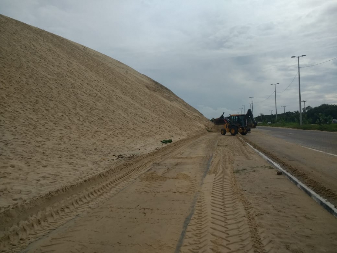 Retirada da areia das dunas acontece desde o dia 1º de fevereiro, conforme o DER.