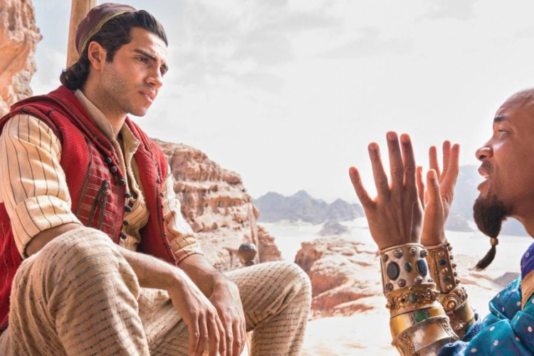 Mena Massoud e Will Smith interpretam Aladdin e o gênio no live-action da clássica animação