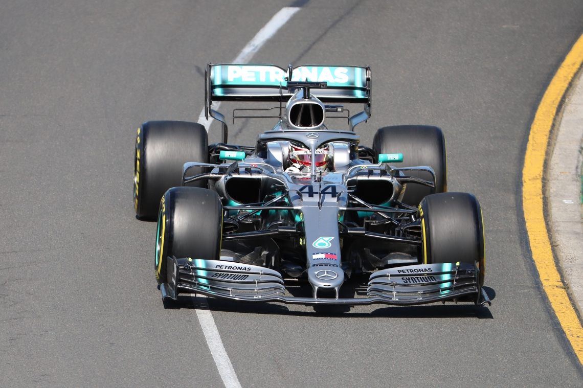 Hamilton, da Mercedes, busca o sexto título da carreira e terceiro consecutivo
 (Foto: Glenn Nicholls / AFP)