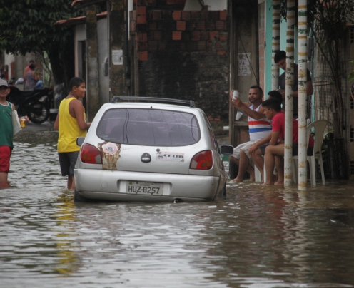 FORTALEZA, CE, BRASIL, 16-03-2019: Rua no bairro São Cristovão. Várias ruas da periferia de Fortaleza, estão alagadas devido as chuvas caidas em Fortaleza. (Foto: Mauri Melo/O POVO).