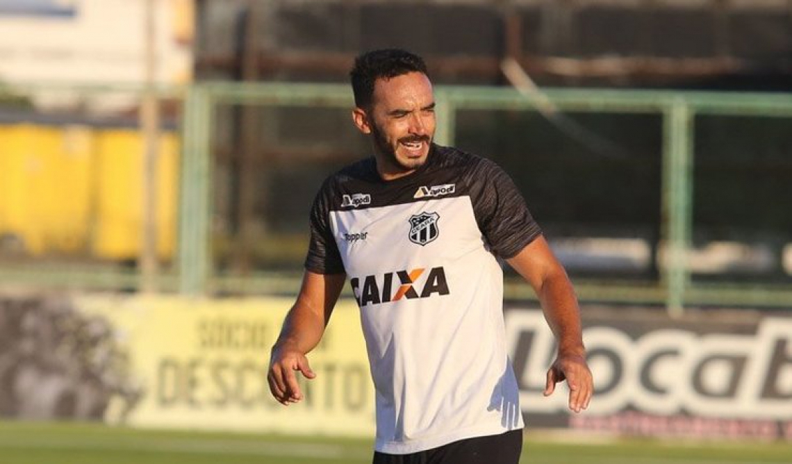 Zagueiro Tiago Alves é o único da dupla — ou até trio — de zaga contra o Fla
 (Foto: Divulgação/Cearesc.com)