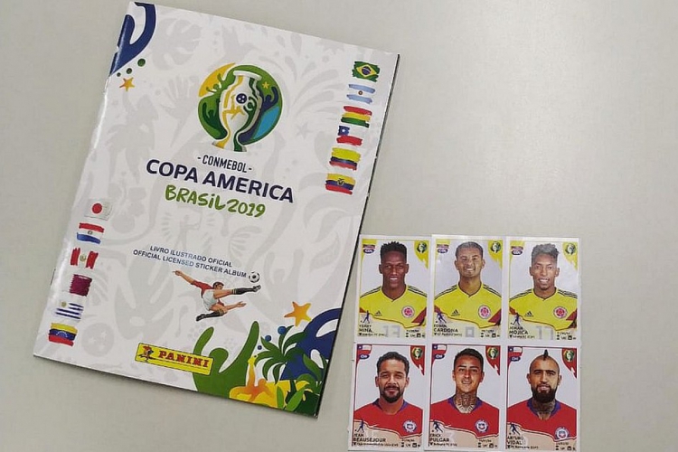 ÁLBUM vem com pacote de seis figurinhas(foto: Reprodução/Panini)