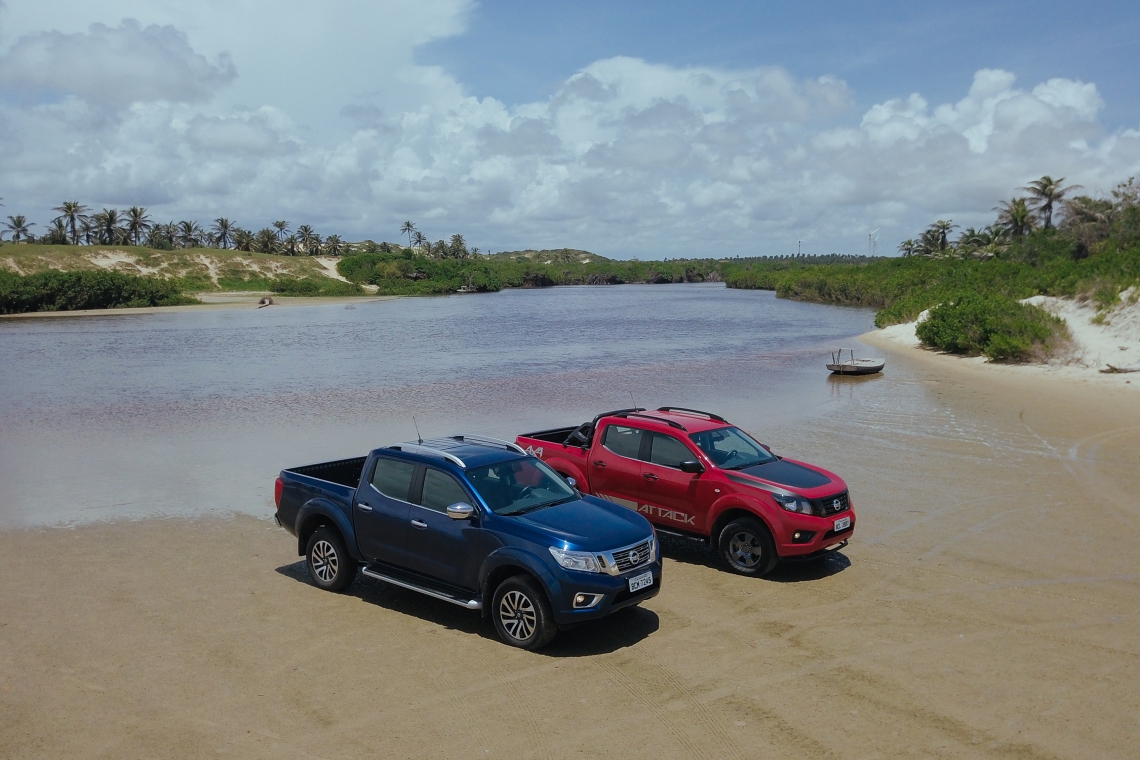 A Nissan Frontier em ensaio feito no litoral de Trairi, no Ceará (Foto: divulgação frontier)