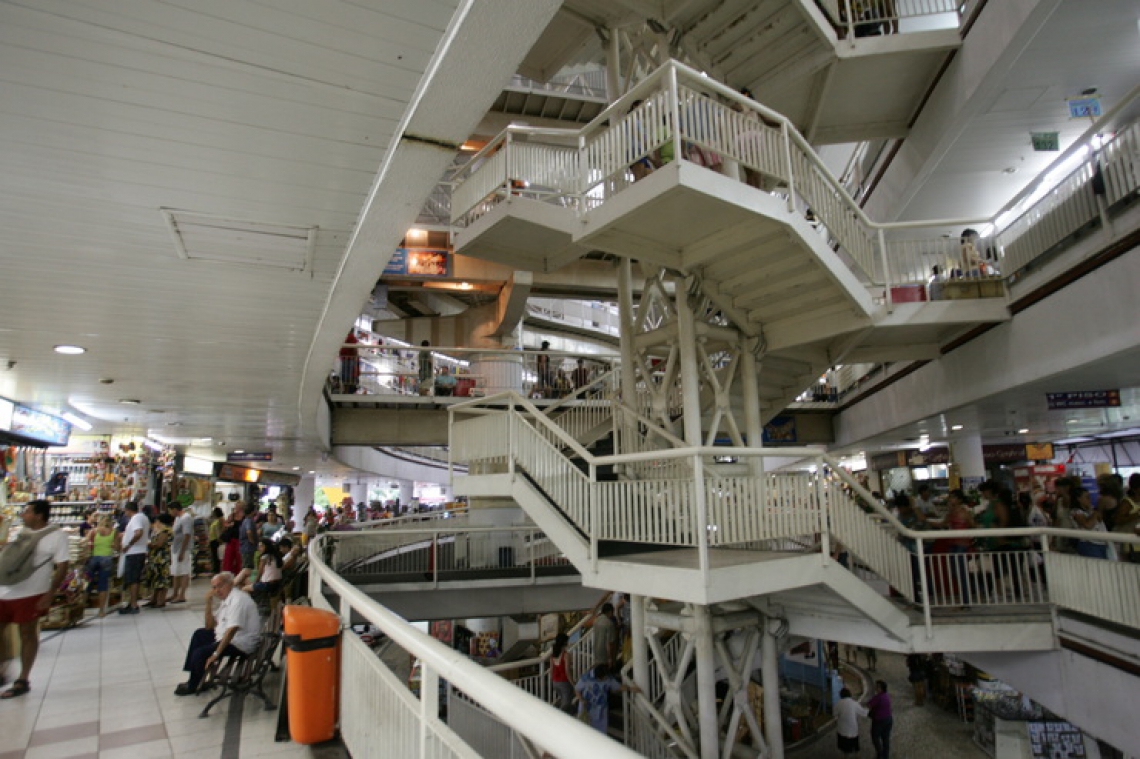 Atrativo para turistas que estão à procura de produtos regionais, o novo Mercado Central foi inaugurado em 1998.