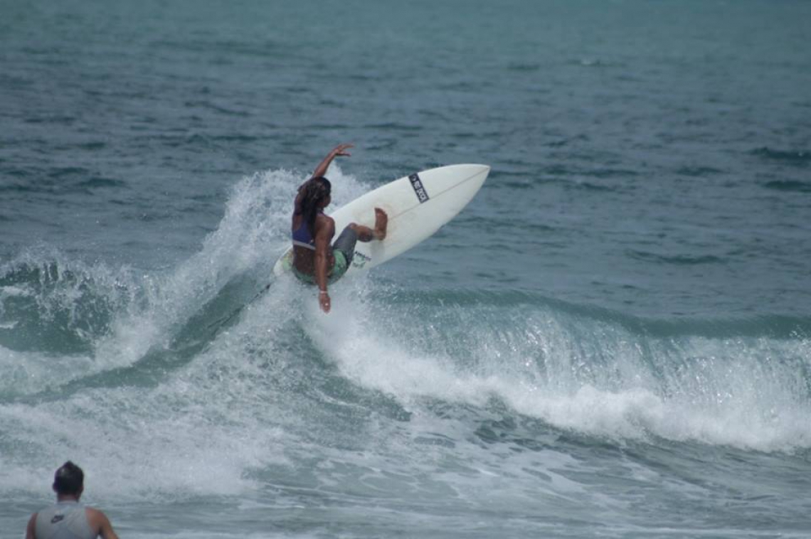 Luzimara é atual campeã de surfe
