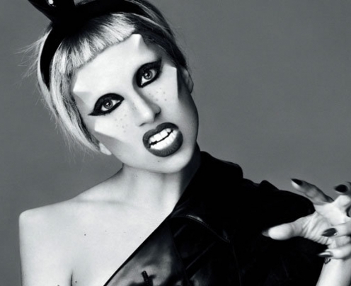 Repleto de polêmicas, Born This Way foi o segundo álbum de estúdio lançado pela cantora.
