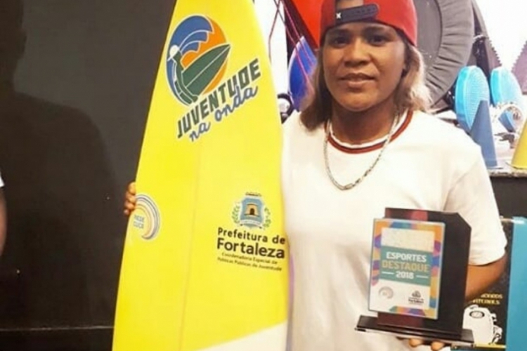 A surfista Luzimara Souza se preparava para disputar um campeonato no Rio de Janeiro. 