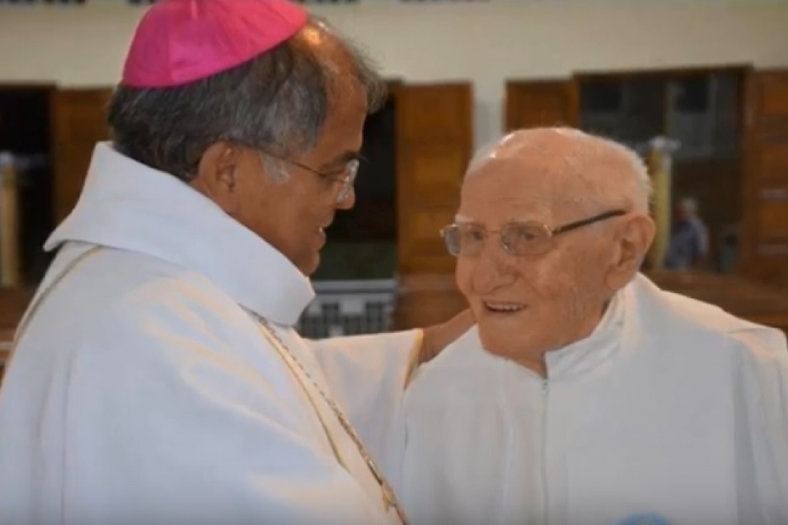 O bispo da Diocese de Crato, Dom Gilberto Pastana, tinha uma relação próxima com Feitosa e demonstrou seu pesar após seu falecimento.