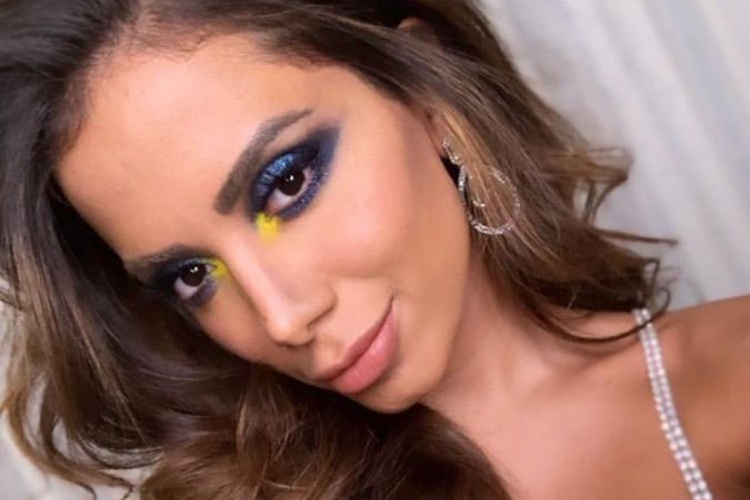 Anitta teria tido caso com segurança para esquecer ex-marido.