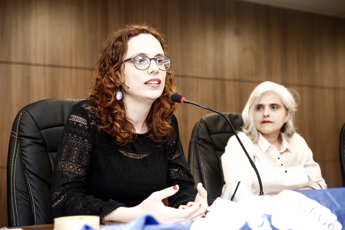 Nadja Furtado Bortolotti, presidente da comiss&atilde;o de defesa dos direitos da crian&ccedil;a e do adolescente