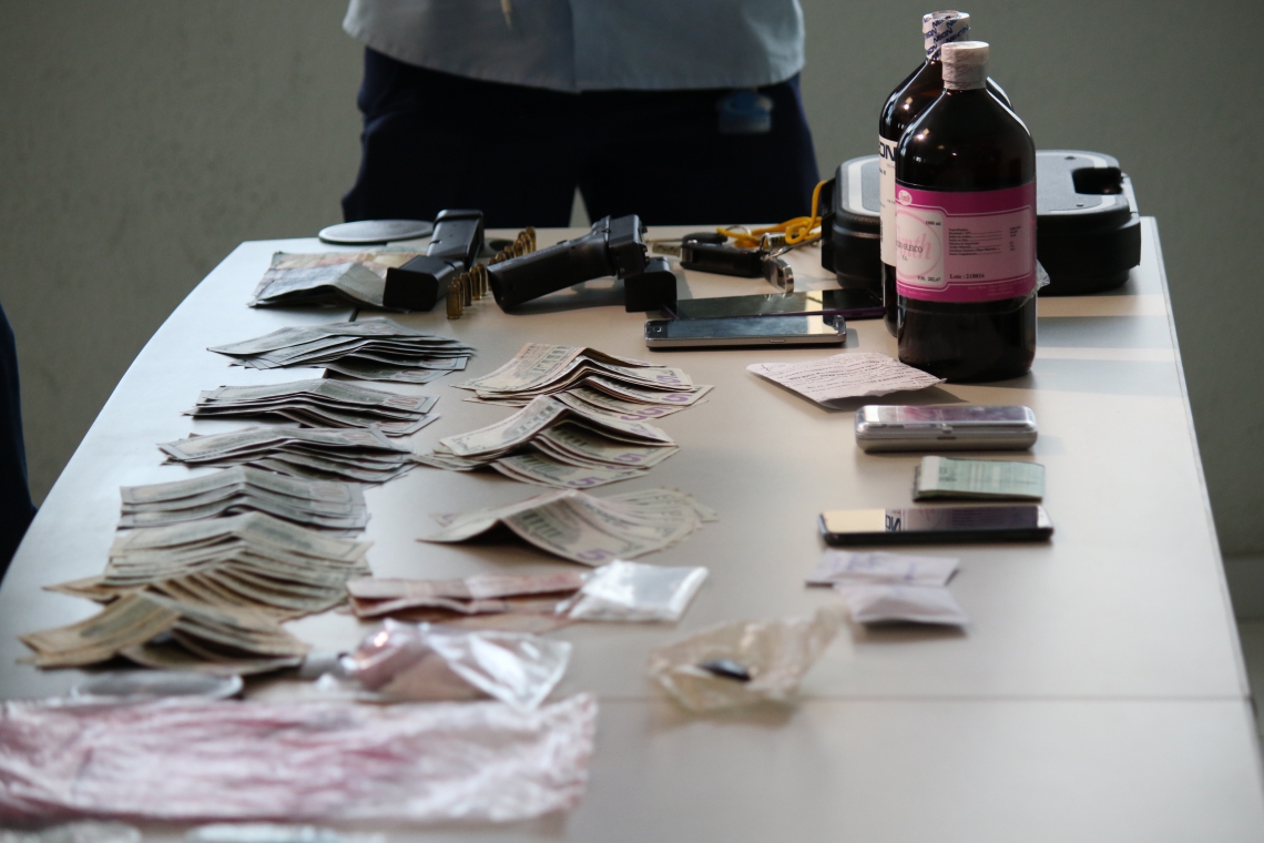 Tr&ecirc;s pessoas foram presas 