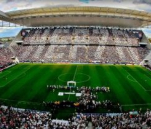 Entre os jogos de futebol hoje, quarta, 3 de abril (03/04), o Corinthians enfrenta o Cear&aacute; pela Copa do Brasil