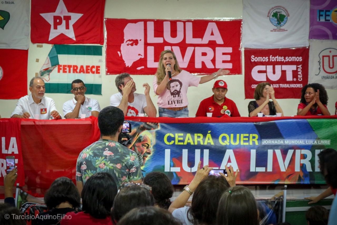 ￼Luizianne Lins participou, ontem à noite, do lançamento de comitê Lula Livre  (Foto: DIVULGAÇÃO)