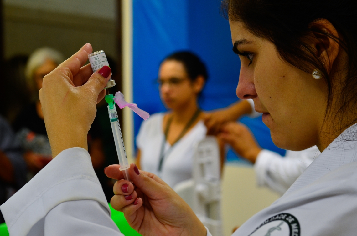 ￼NO CEARÁ, 2.385 postos estarão disponíveis para vacinação, sendo 113 deles na Capital (Foto: Rovena Rosa/Agência Brasil)