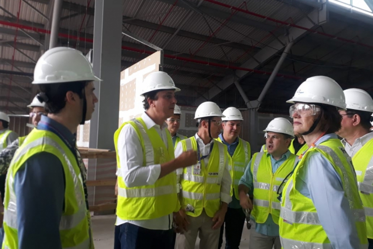 O prefeito Roberto Cláudio, e o governador, Camilo Santana, acompanhados de equipe da Fraport visitaram nesta manhã, 10, as obras realizadas no Aeroporto Internacional de Fortaleza.
