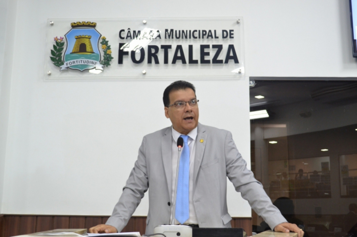 ￼&Eacute;sio Feitosa acredita que a mat&eacute;ria s&oacute; volte a plen&aacute;rio para vota&ccedil;&atilde;o no in&iacute;cio de junho. (Foto: Divulga&ccedil;&atilde;o)