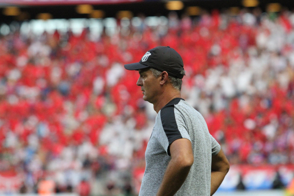 Ap&oacute;s as elimina&ccedil;&otilde;es na Copa do Nordeste e na Copa do Brasil, Lisca v&ecirc; time perder dois jogos seguidos para o Fortaleza, ficando com o vice-cearense. 