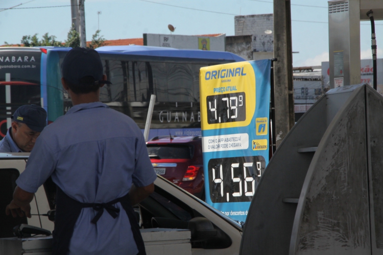 Gasolina chegou a R$ 4,79 em Fortaleza(foto: Mauri Melo)