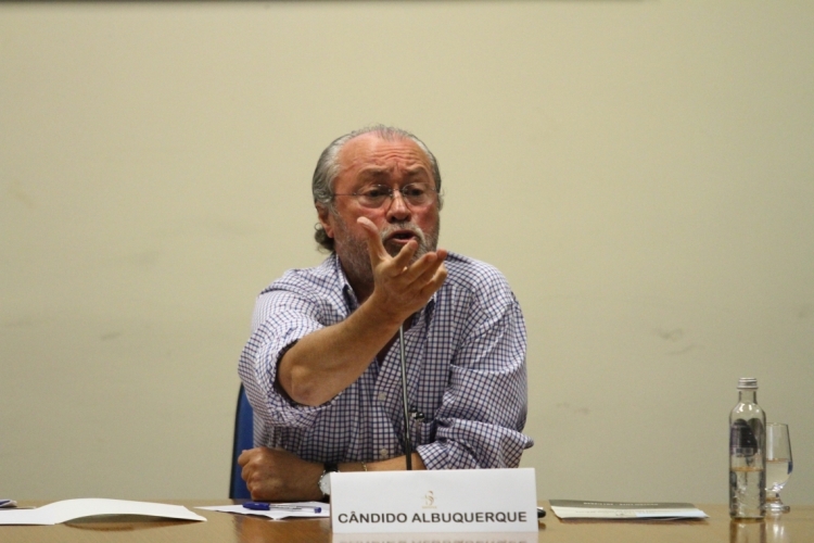 Informação foi repassada por assessor especial do MEC. UFC, porém, diz ainda...