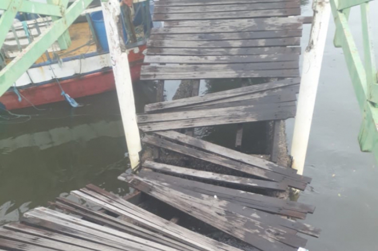 Píer na Barra do Ceará desaba no fim da manhã desta quinta-feira, 25.
