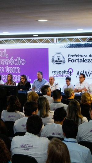 Lançamento do botão Nina, uma das ações da Prefeitura de Fortaleza para reduzir o número de assédios contra as usuárias de ônibus. (Foto: Divulgação) 