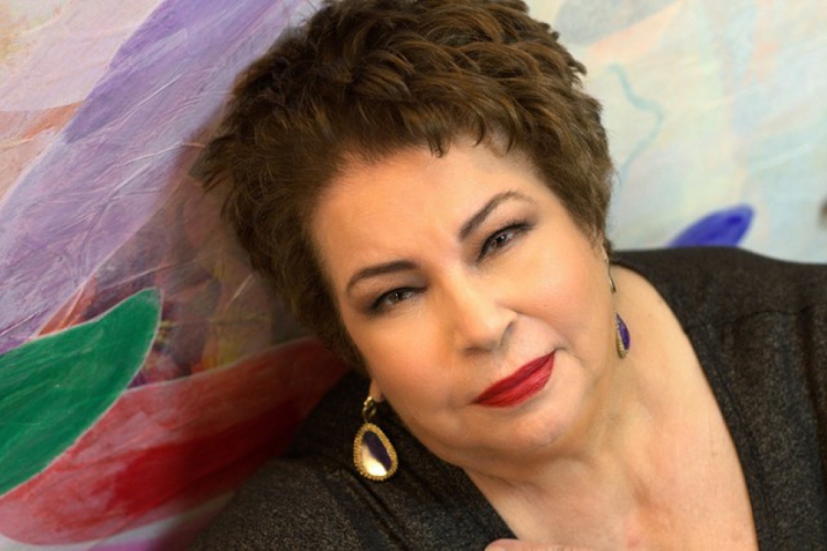 Morre cantora brasileira Nana Caymmi