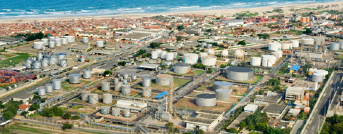 Vista aérea da refinaria Lubnor, em Fortaleza, que foi posta à venda pela Petrobras como parte do programa de desinvestimentos da estatal (Foto: Divulgação/Agência Petrobras)