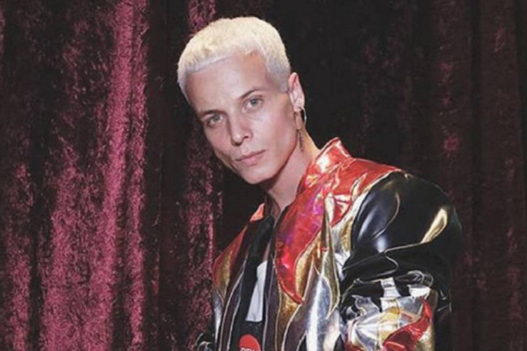 O modelo desfilava pela segunda vez no evento 