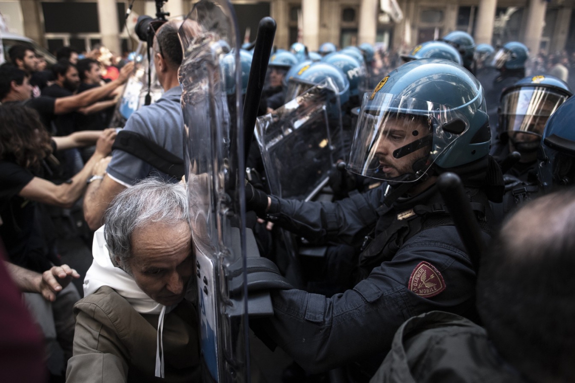 Protestos na Itália também foram reprimidos