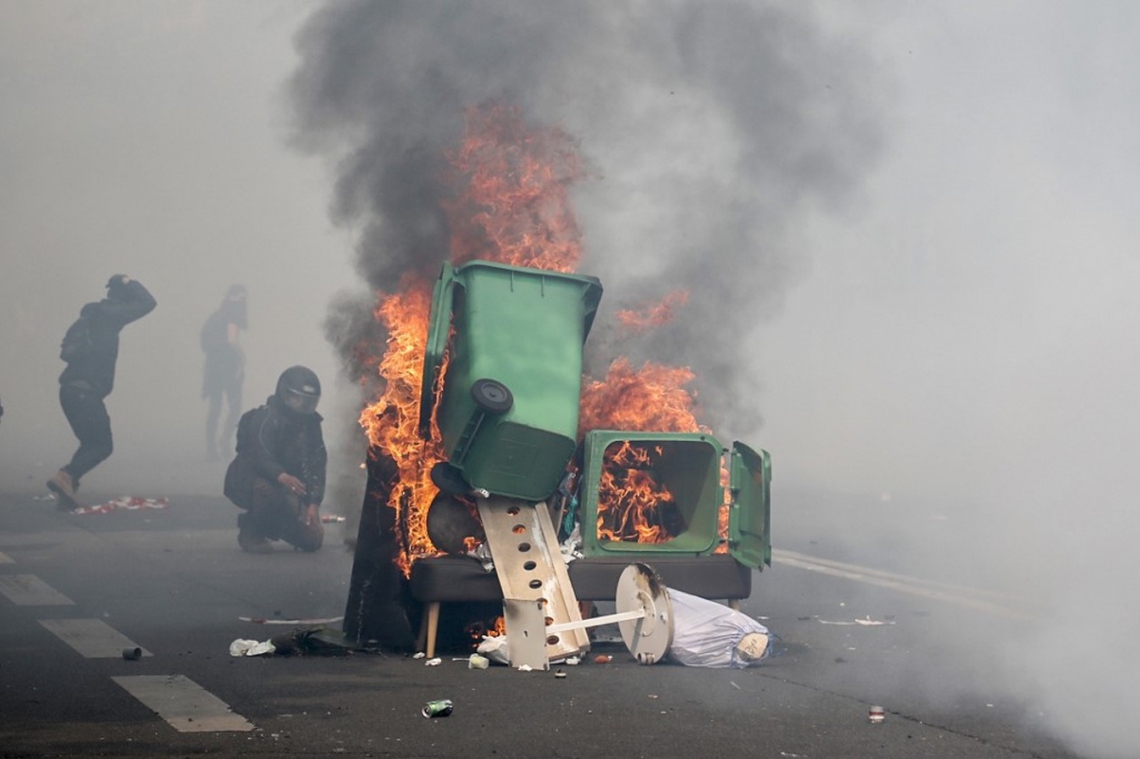 Protestos em Paris foram reprimidos