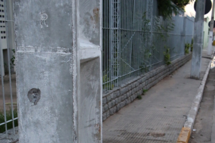 ￼EM MILAGRES, marcas da tentativa de assalto a bancos que resultou na morte de seis reféns e oito assaltantes