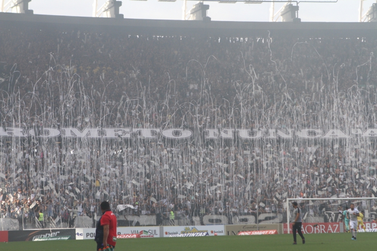 Expectativa de 25 mil torcedores no Castelão (foto: Fábio Lima/O POVO)