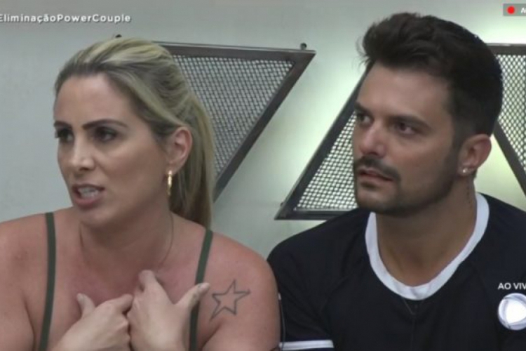 Faby Monarca e Enrico Mansur são o primeiro casal eliminado do Power Couple 2019.