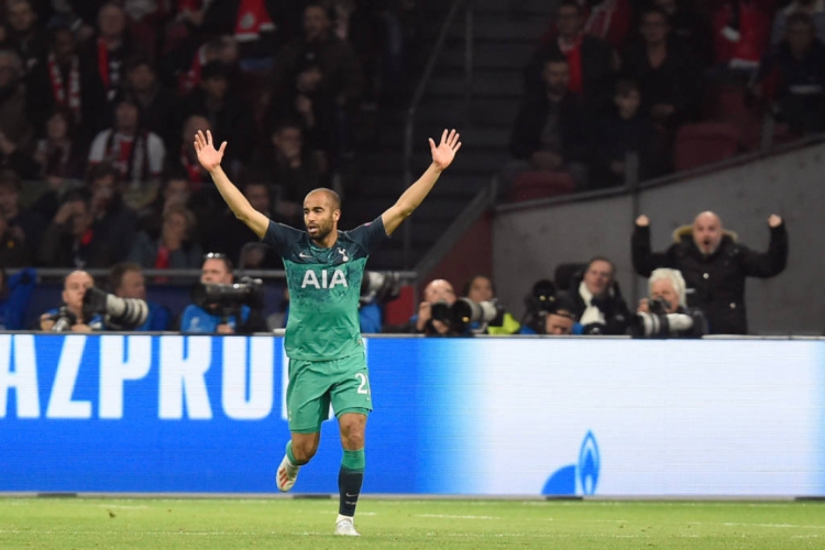 Brasileiro Lucas Moura foi o cara do jogo, com 3 gols. 