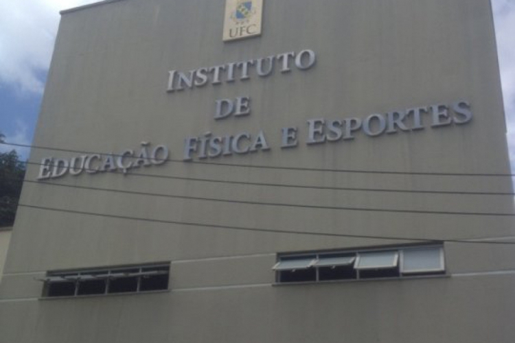 Estudantes alegam que ônibus interno não faz percurso completo no campus(foto: Reprodução)