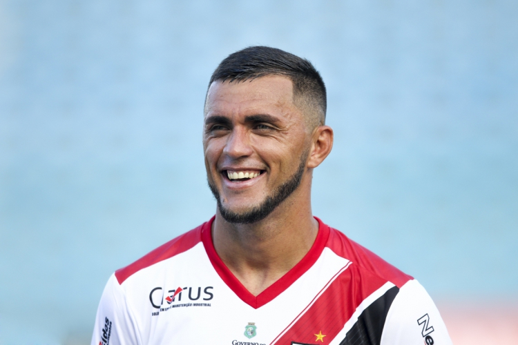 Cariús marcou três gols e se isolou ainda mais na artilharia do Ferrão (foto: Mateus Dantas/O POVO)